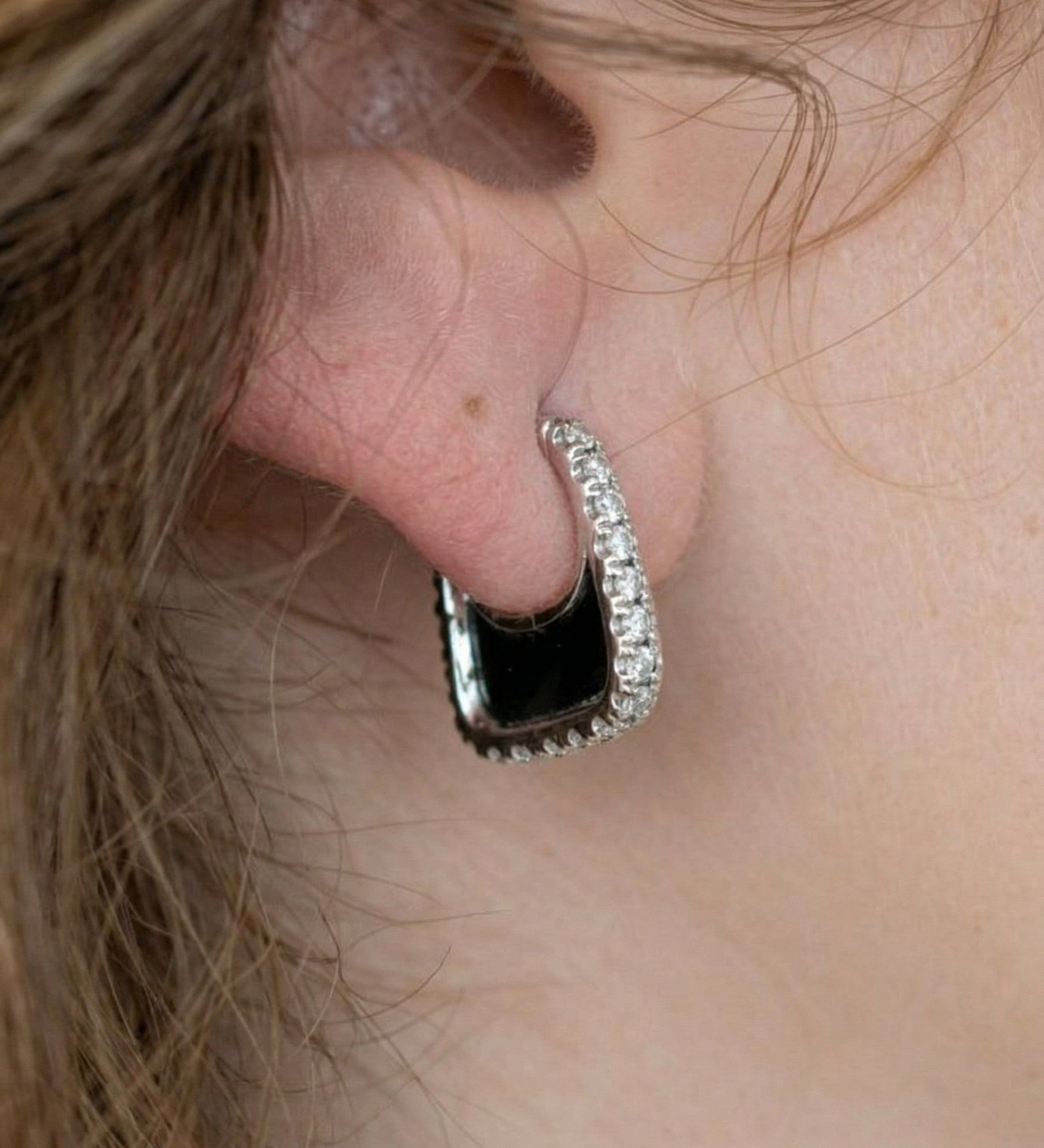 Sterling Silver Geometric Vintage Huggie Earring - White Gold - Handbag shape