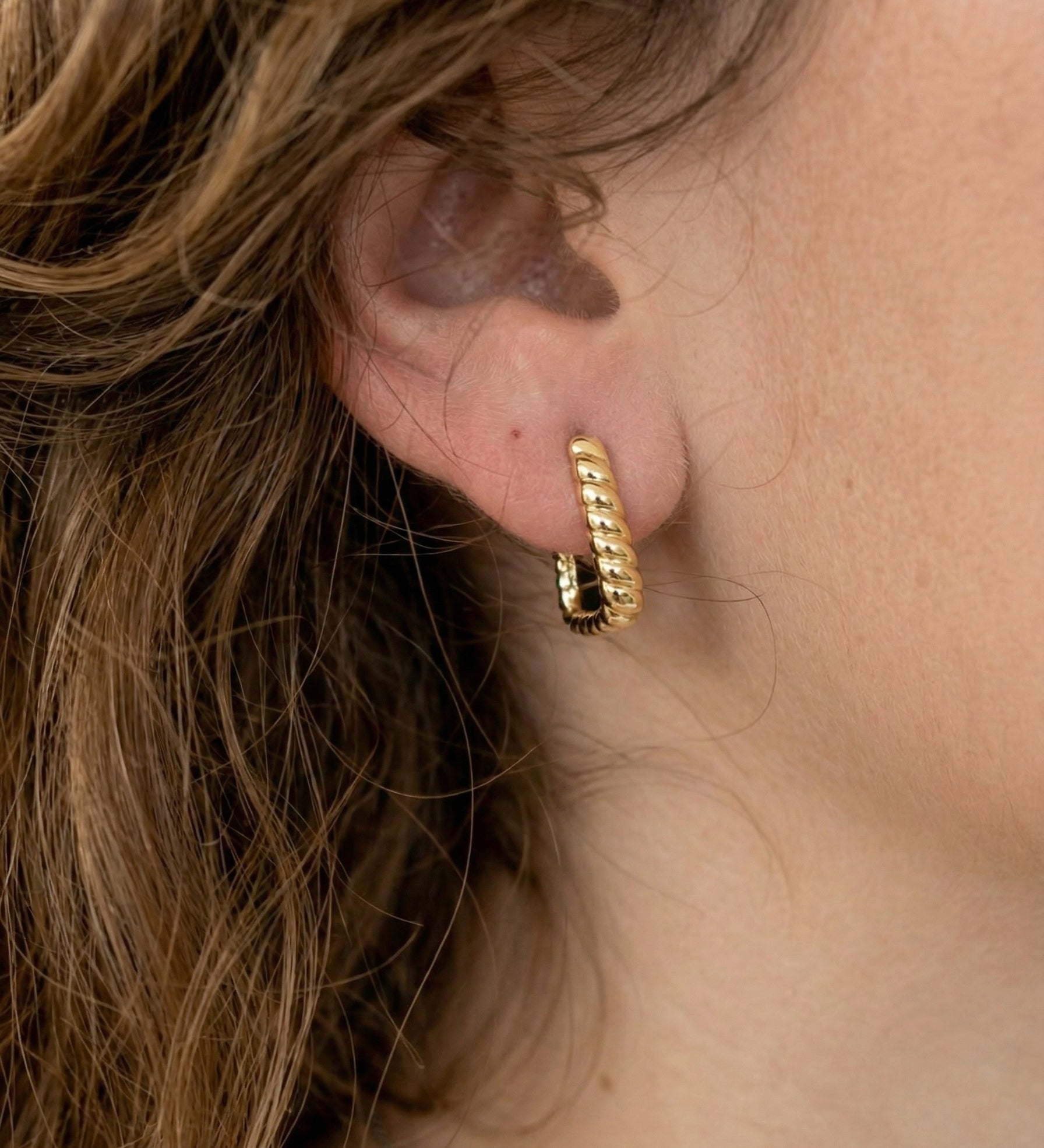 Sterling Silver Geometric Vintage Huggie Earring - Yellow Gold - Handbag shape